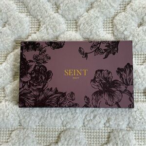 Seint Beauty Makeup IIID Palette 4 Design: Plum Floral